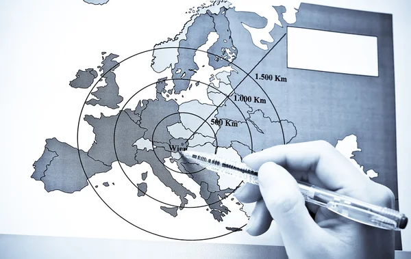 Vídeň - střed Evropy na mapě — Stock fotografie