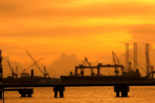 Cranes in remontowa dockside — Stock Photo, Image