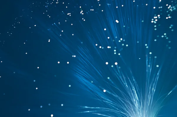 Massa optiska fibrer dinamic flyger från djupt på teknik bakgrund — Stockfoto