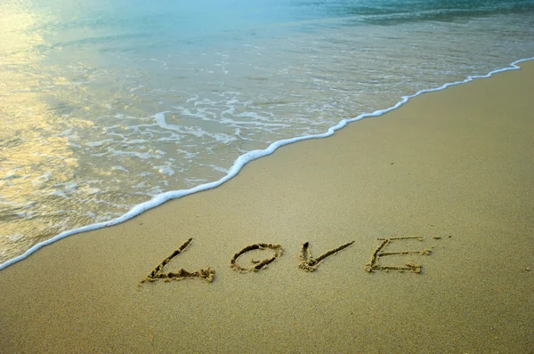 Ik hou van je in het zand. — Stockfoto