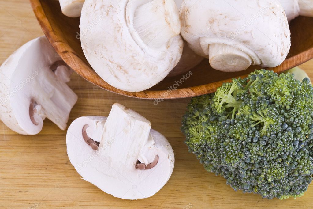 Mushrooms and broccoli