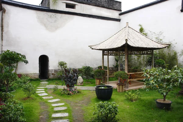 Klassisk kinesisk trädgård Royaltyfria Stockbilder