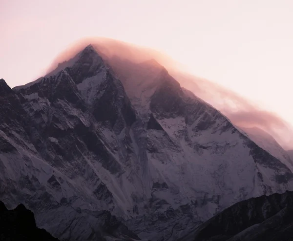 Βουνά στο ηλιοβασίλεμα — Φωτογραφία Αρχείου