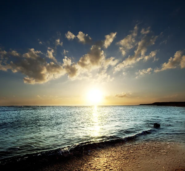 Scène de mer au coucher du soleil — Photo