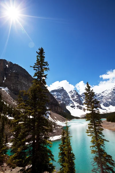 Montañas lago — Foto de Stock