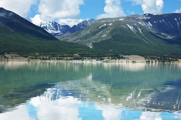 Lago de montanhas Hubsugul — Fotografia de Stock