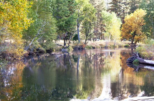 Herbstsee — Stockfoto