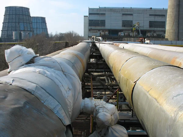 Tubos, tubos, maquinaria en la central eléctrica — Foto de Stock