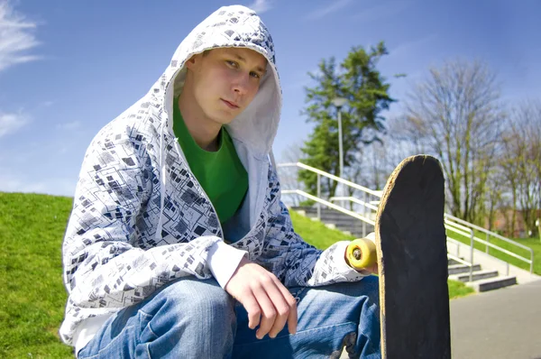 Conceptuele afbeelding van Teenage skateboarder. — Stockfoto