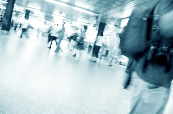 Hurrying crowd of in the subway corridor. Abstract picture. — Stock Photo, Image