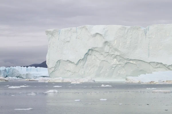 Айсберг в Илулиссате на закате — стоковое фото