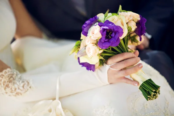 Bruids boeket op trouwdag — Stockfoto