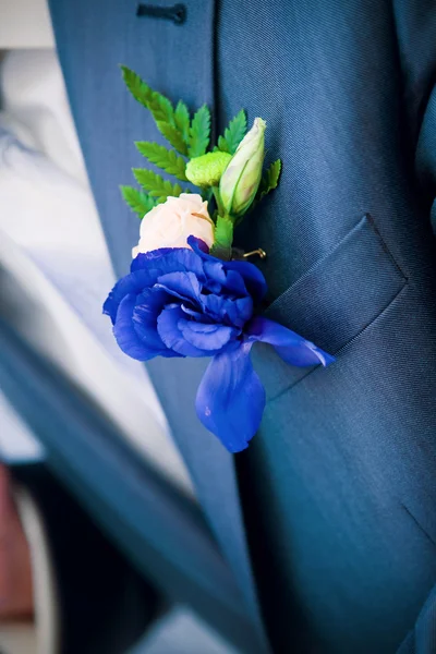 Boutonniere on the jacket of groom — Stock Photo, Image
