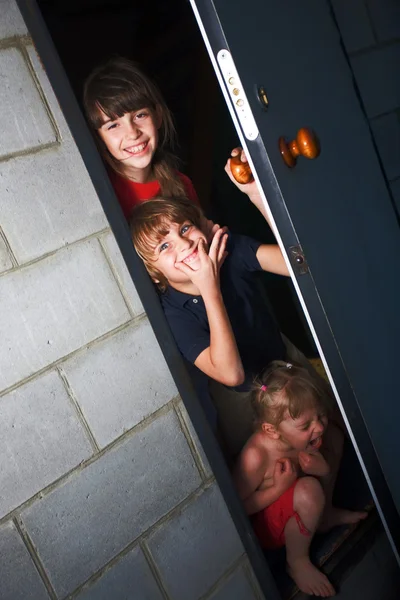 Tre bambini allegri — Foto Stock