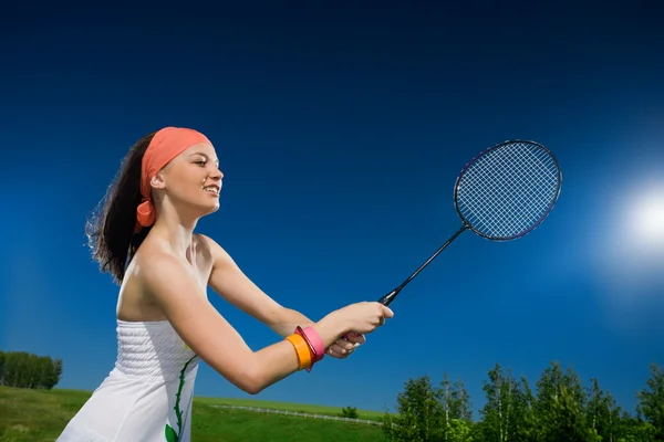 Hermosa chica con raqueta — Foto de Stock