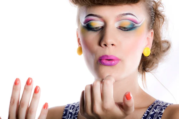 Mooi meisje met make-up en manicure — Stockfoto