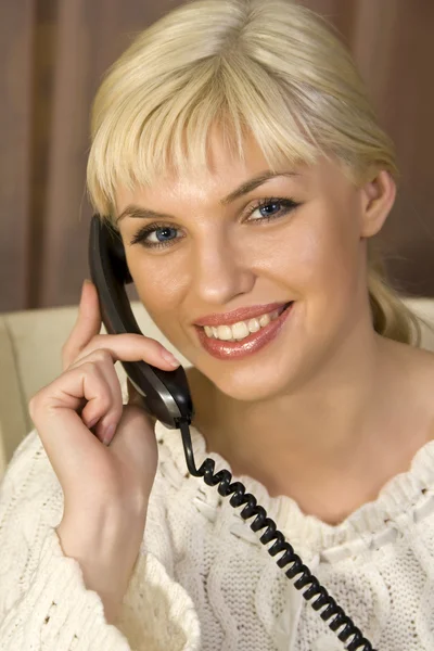 Ritratto di donna d'affari con telefono — Foto Stock