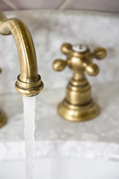 Running faucet — Stock Photo, Image