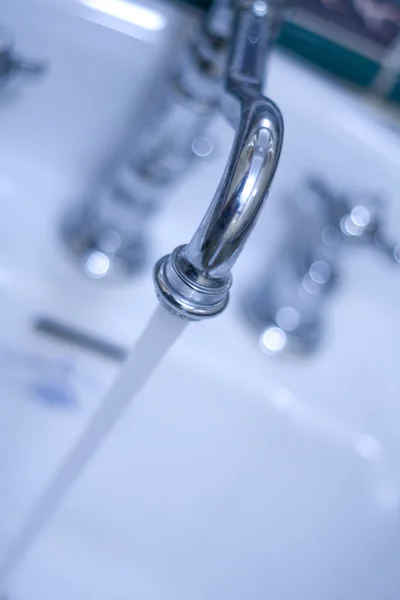 Running faucet — Stock Photo, Image