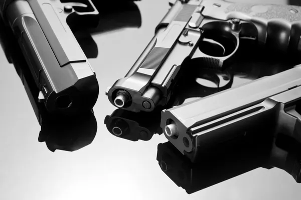 Três pistolas — Fotografia de Stock