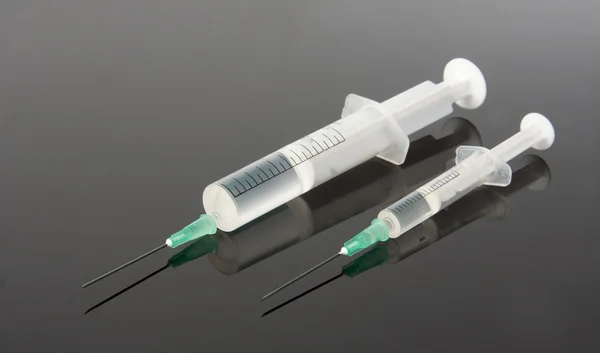 Two syringes — Stock Photo, Image