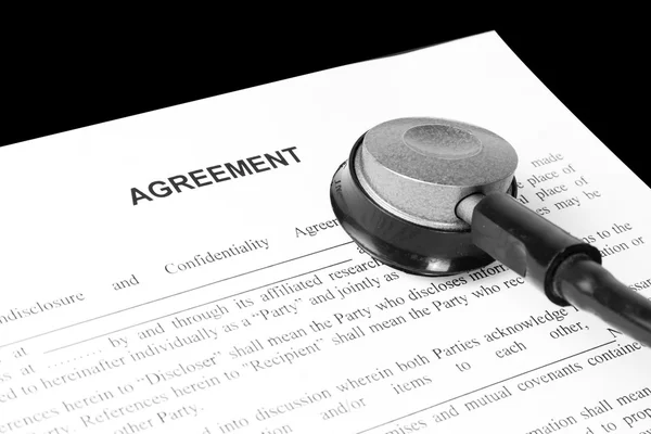 Examination of the business agreement — Stock Photo, Image