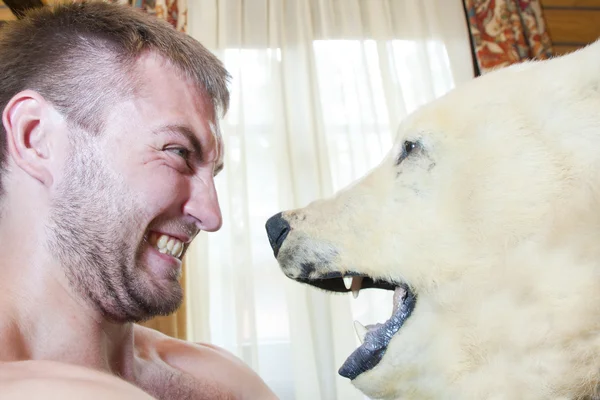 Homem vs Urso — Fotografia de Stock