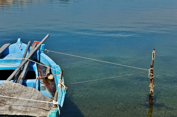 Лодка рыбака — стоковое фото