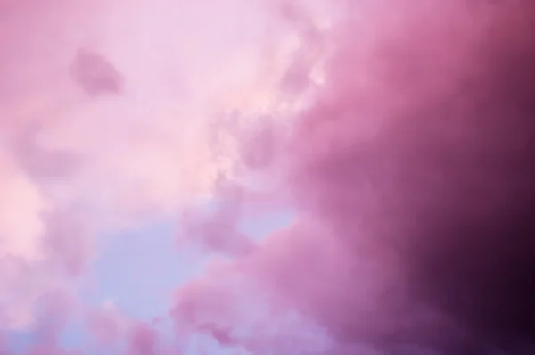 Nori roz dramatici — Fotografie, imagine de stoc