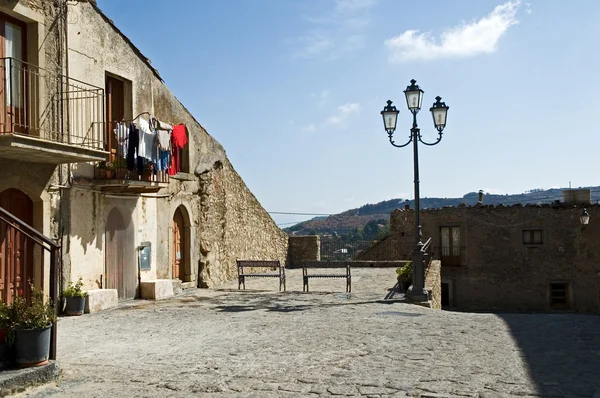 Alter sizilianischer Dorfplatz — Stockfoto