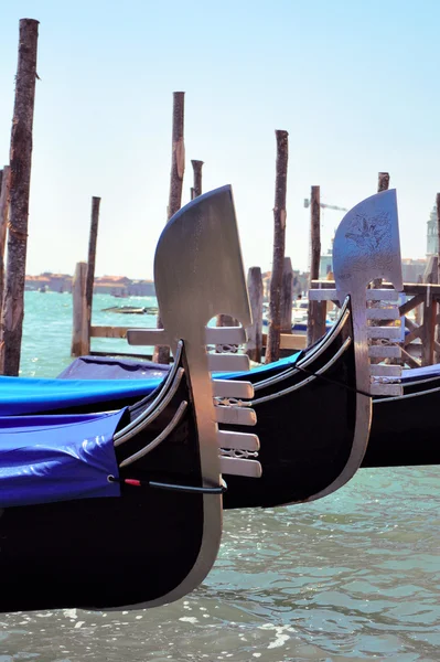 Figureheads of gondola — Stock Photo, Image