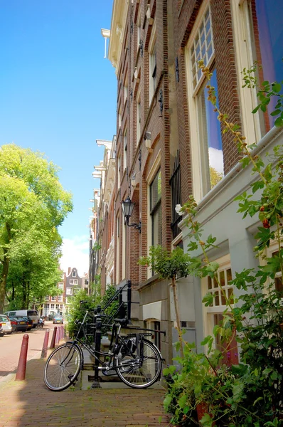Rua calma em Amsterdã — Fotografia de Stock