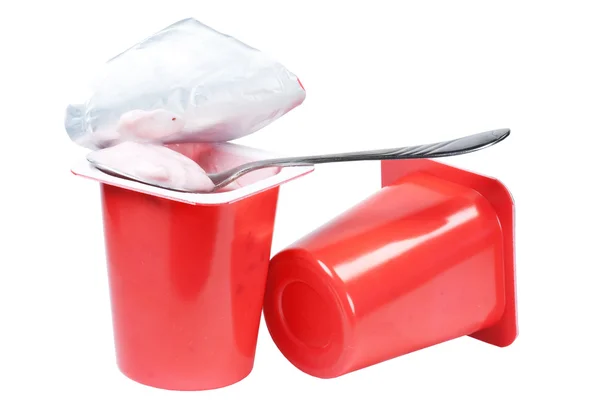 Два контейнера с йогуртом — стоковое фото