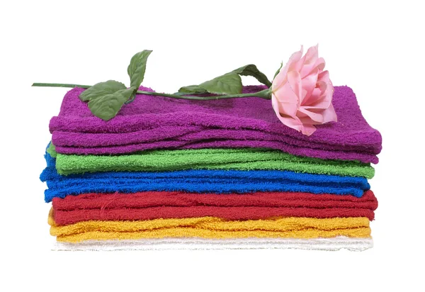 Ręczniki i róża — Zdjęcie stockowe