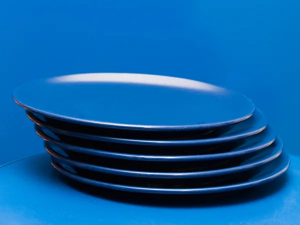 Mavi tabak 2 yığını — Stok fotoğraf
