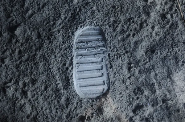 足跡が月面に — ストック写真