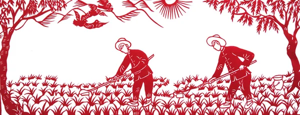 Toprak kağıt üzerinde çalışan çiftçi resmi kesmek — Stok fotoğraf