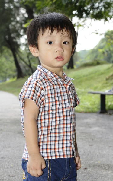 Aziatische jongen — Stockfoto