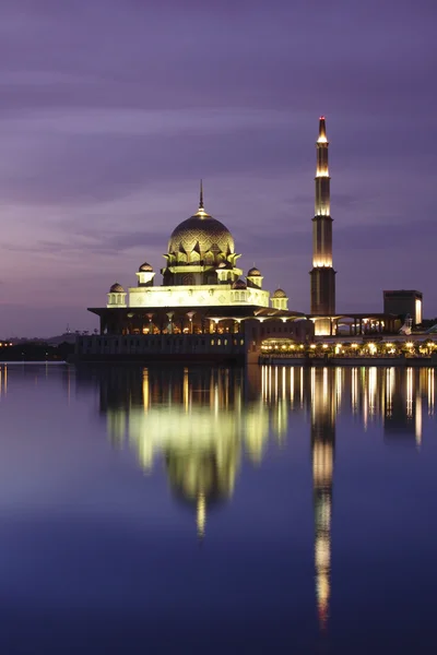 Путраджая мечеть — стокове фото