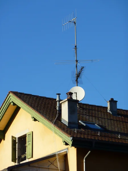 Antenna on a roof — Stock Photo, Image