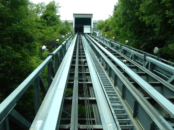 รางของ funicular — ภาพถ่ายสต็อก