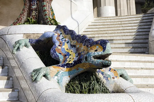 stock image Park Guell, dragon fountain at the main entrance.Barcelona,Spain.