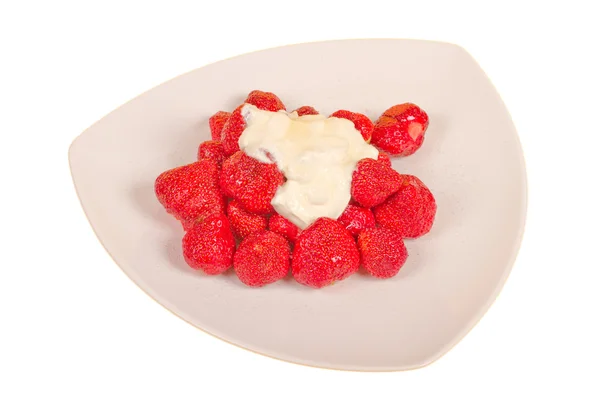 Erdbeere auf Teller — Stockfoto