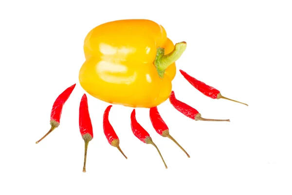 Gul paprika med röd chily — Stockfoto