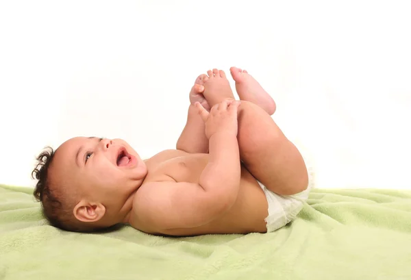 Boldogan sikoltozó csecsemő — Stock Fotó