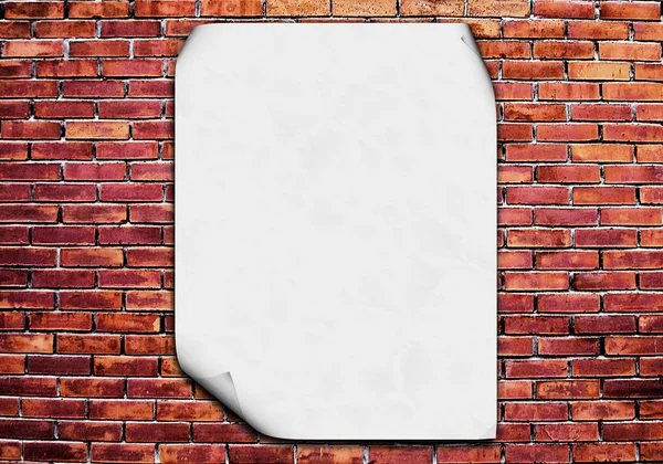 Cartel en blanco en la pared de ladrillo — Foto de Stock