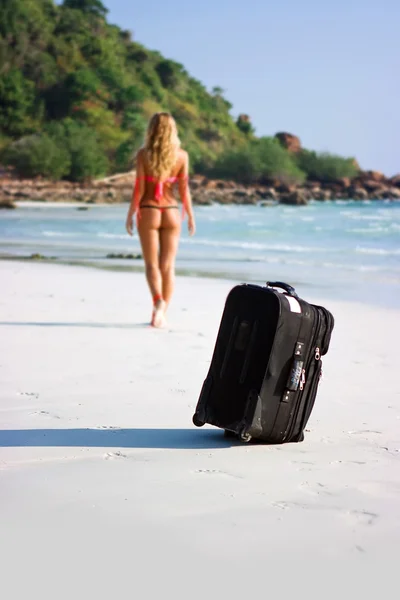 Bagage op het strand — Stockfoto