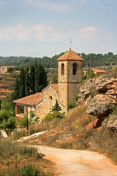 Igreja em uma aldeia catalã — Fotografia de Stock