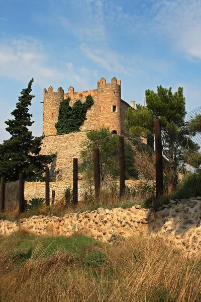 カタロニア語村の城 — ストック写真