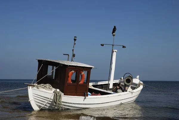Barco de pesca en el mar Imágenes De Stock Sin Royalties Gratis